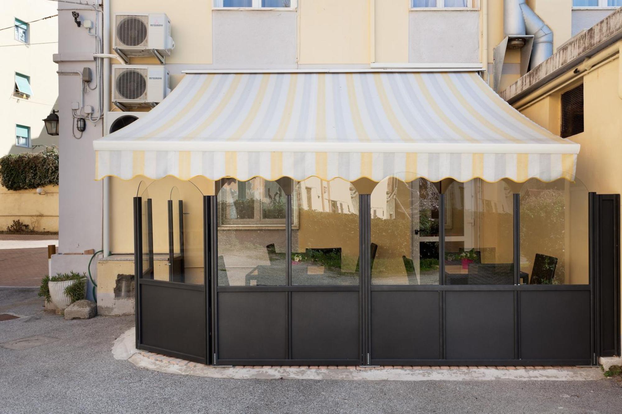 Parking Hotel Giardino Livorno Exterior foto